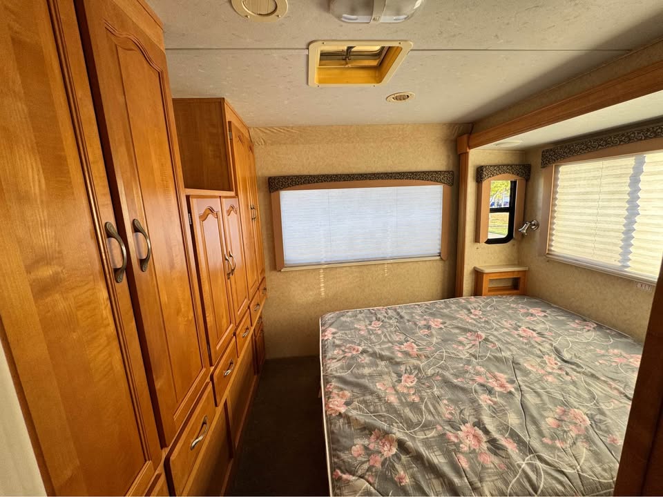 Private queen bedroom